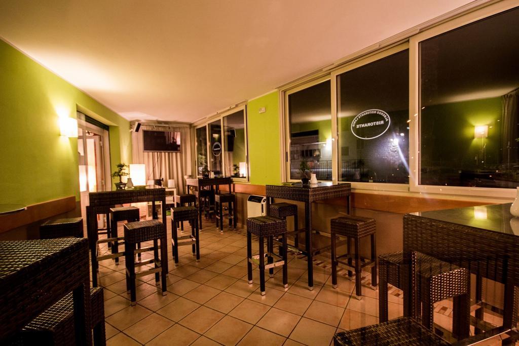Albergo Lario Джера Ларио Екстериор снимка